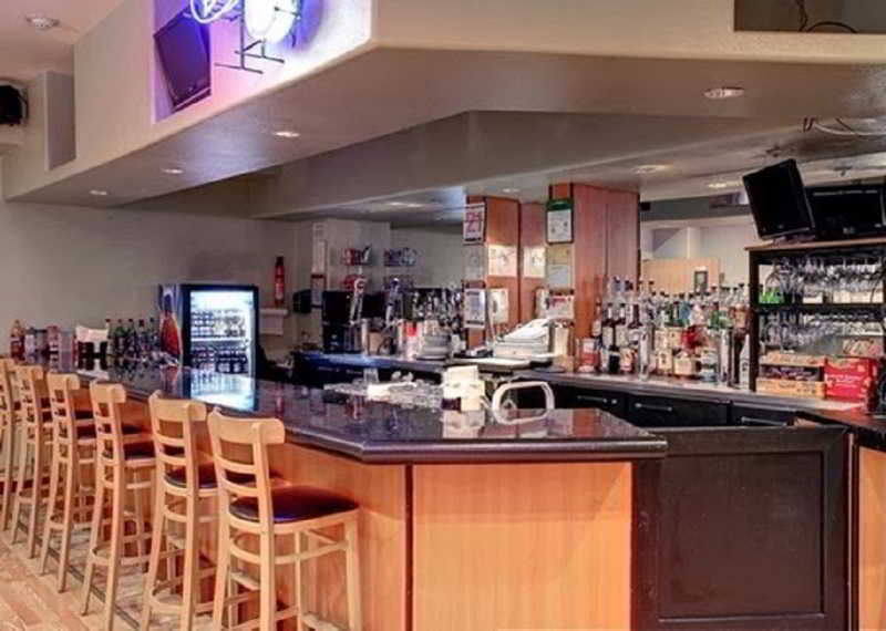 Comfort Inn & Suites Oakland Airport Экстерьер фото