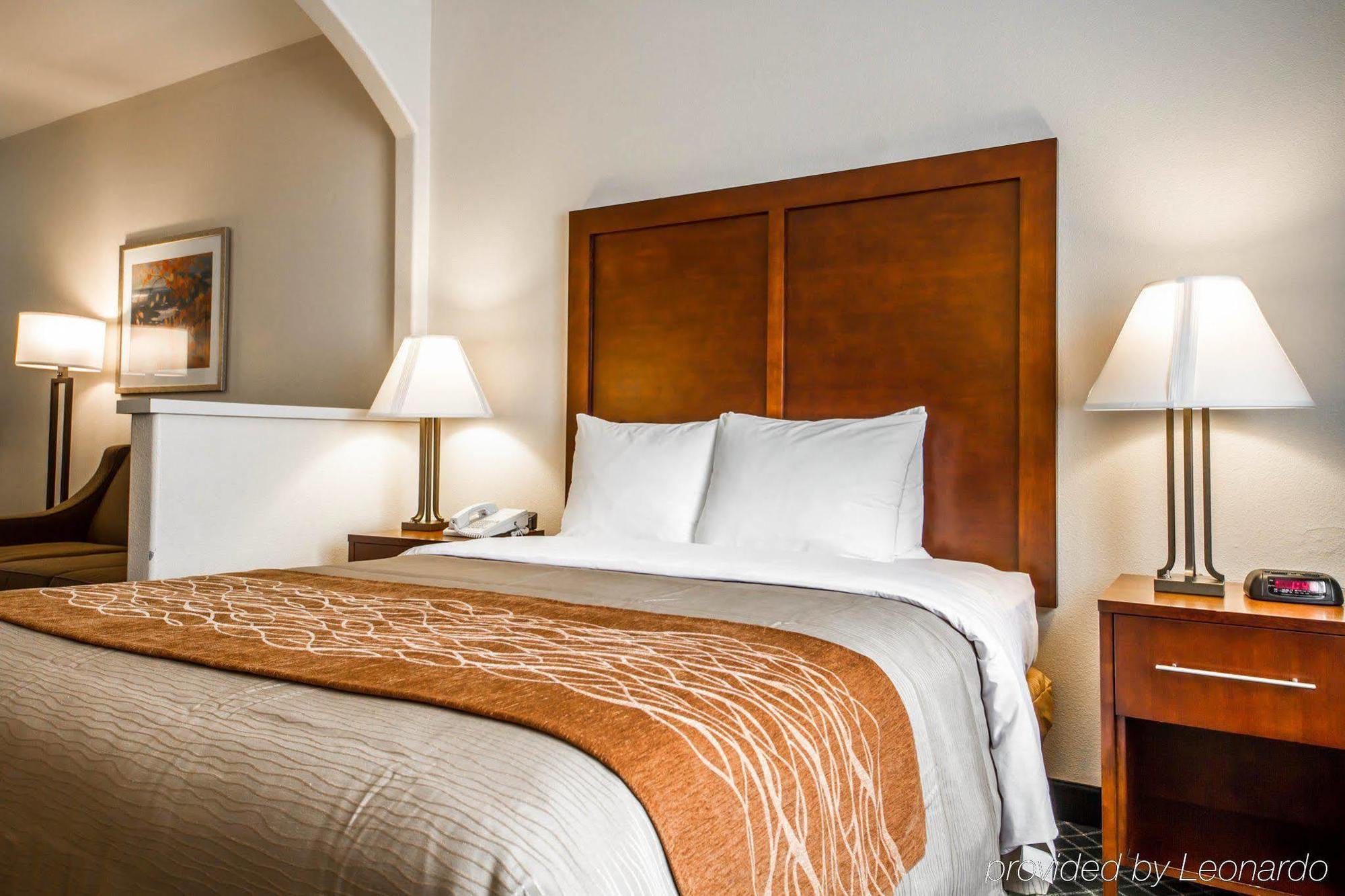 Comfort Inn & Suites Oakland Airport Экстерьер фото
