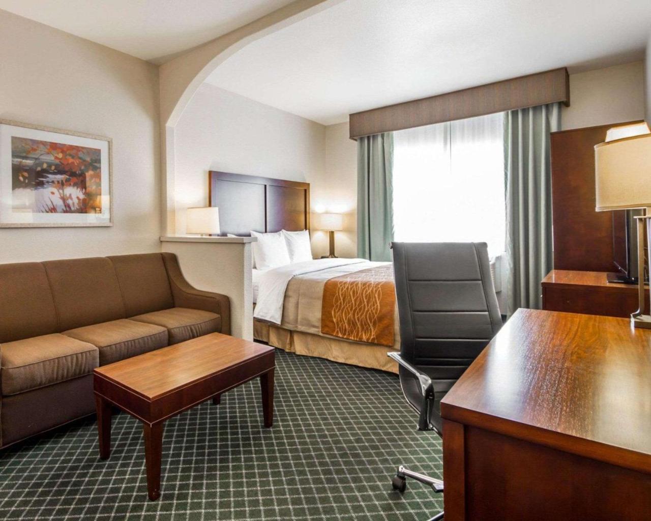 Comfort Inn & Suites Oakland Airport Экстерьер фото