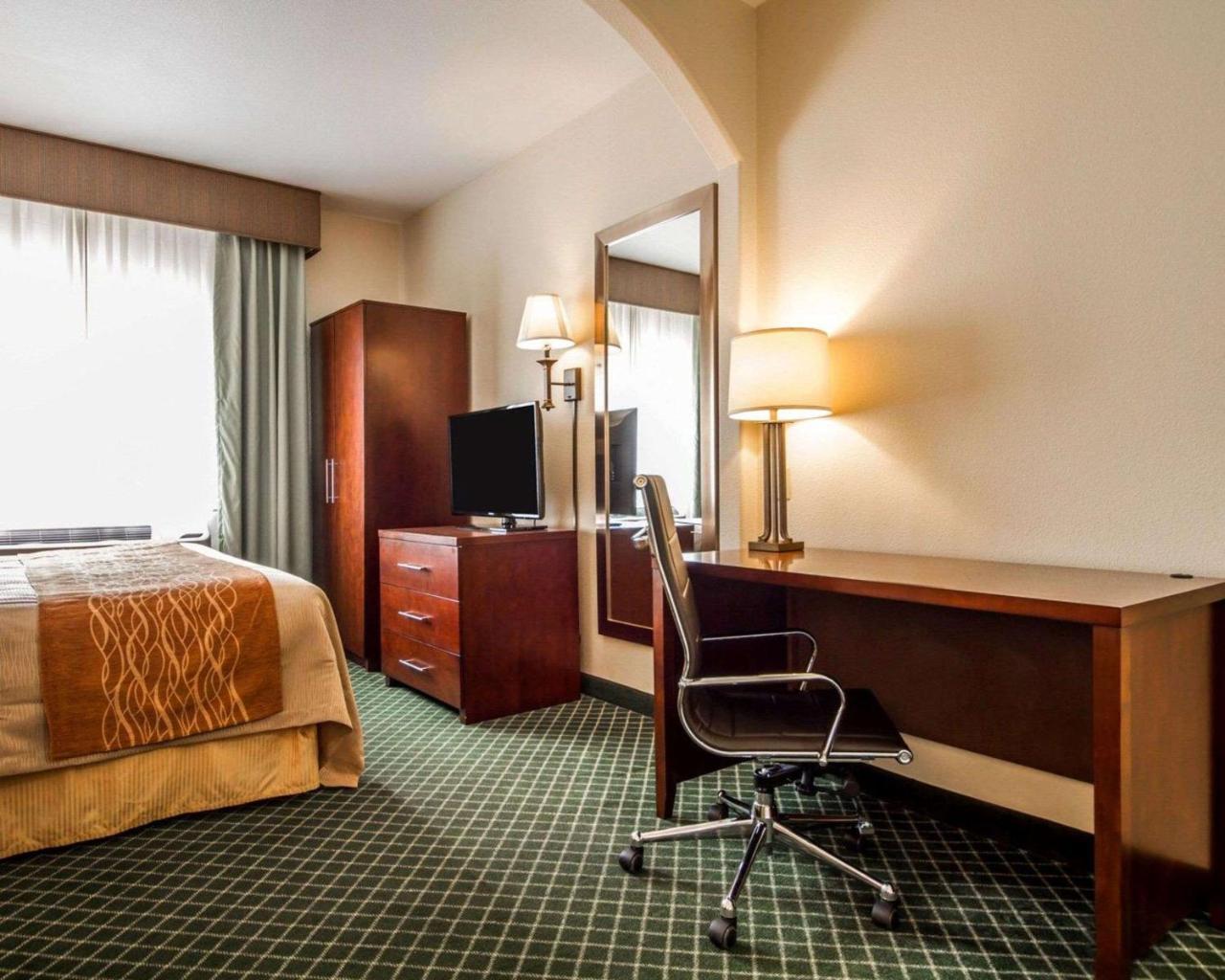 Comfort Inn & Suites Oakland Airport Экстерьер фото