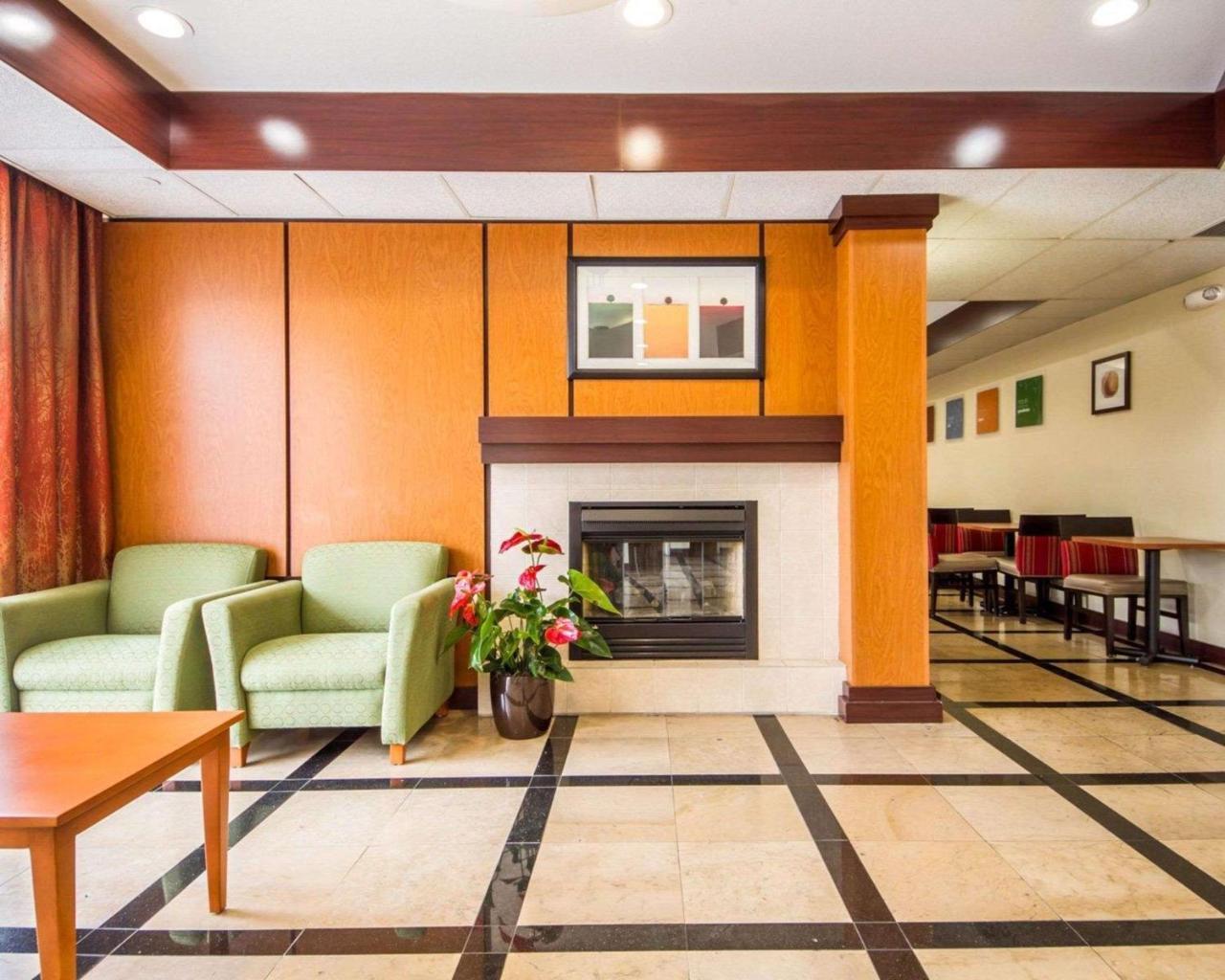 Comfort Inn & Suites Oakland Airport Экстерьер фото