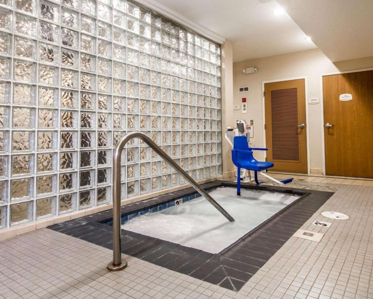 Comfort Inn & Suites Oakland Airport Экстерьер фото